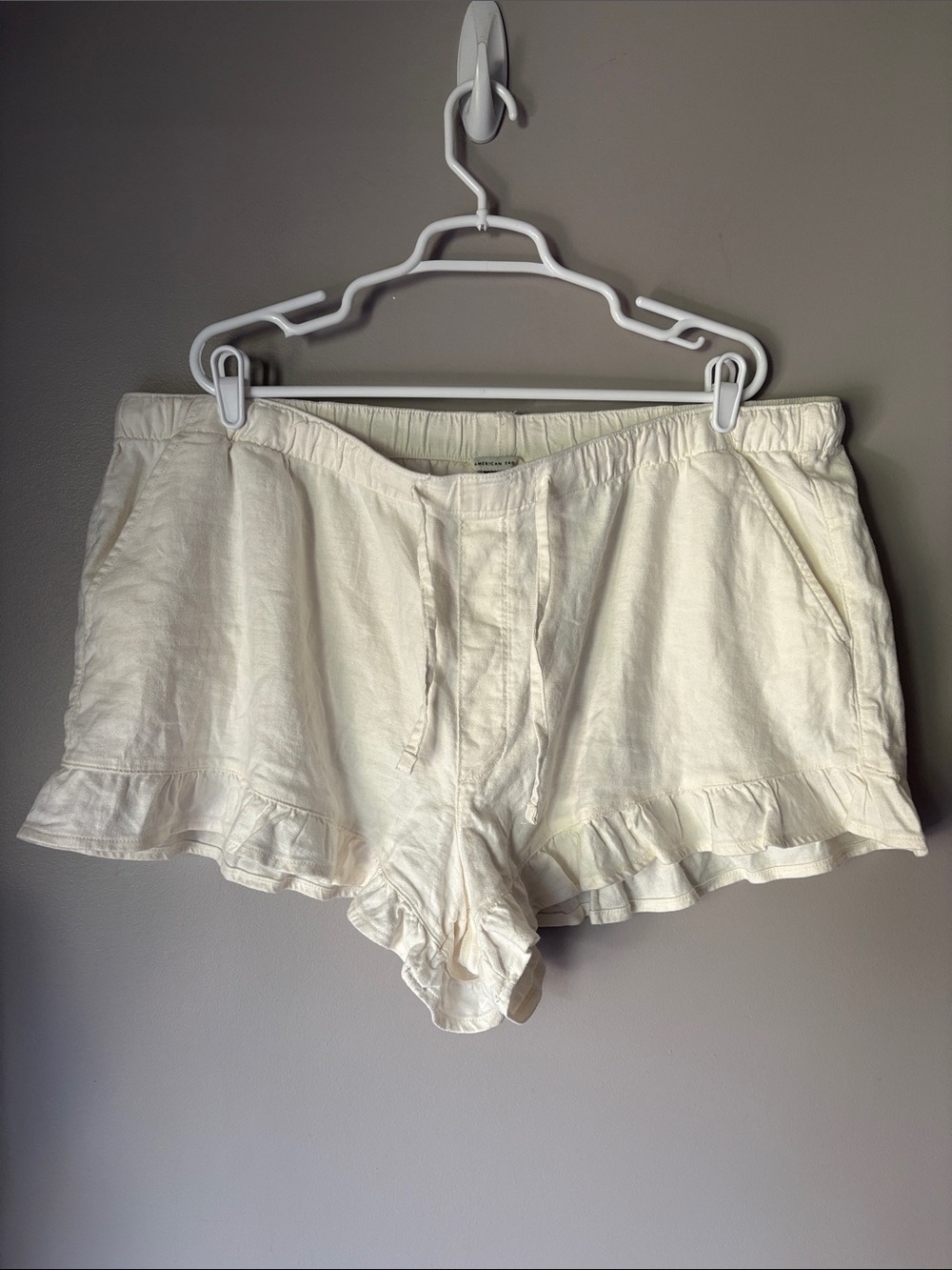 American Eagle Women’s Cream Linen Blend Ruffle Shorts